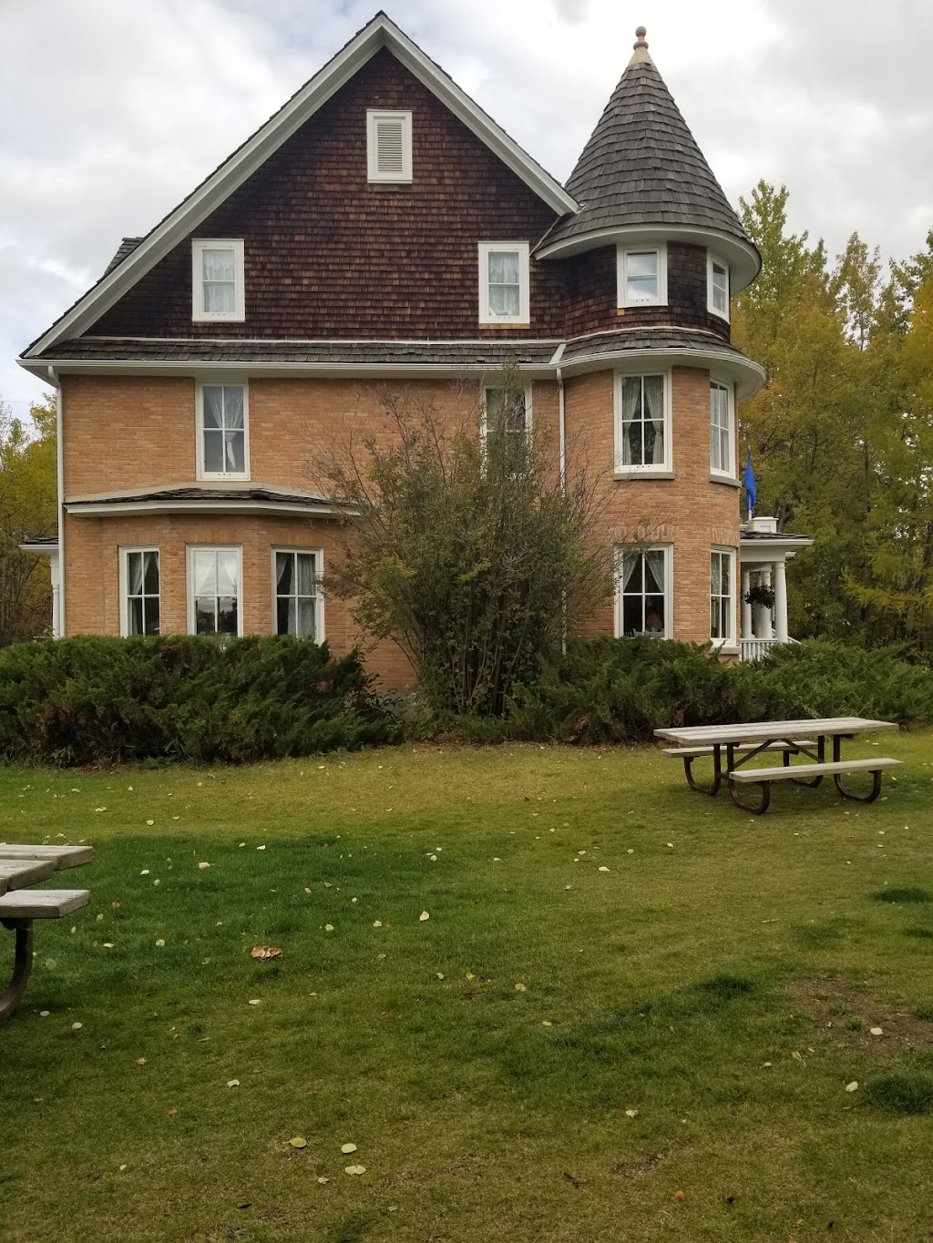 Cronquist House | cafe | 4707 Fountain Dr #4, Red Deer, AB T4N 6X6, Canada | 4033460055 OR +1 403-346-0055