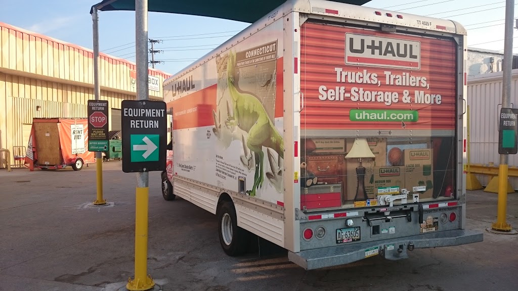 U-Haul Moving & Storage at Royal Windsor | 2700 Royal Windsor Dr, Mississauga, ON L5J 1K7, Canada | Phone: (905) 823-9320