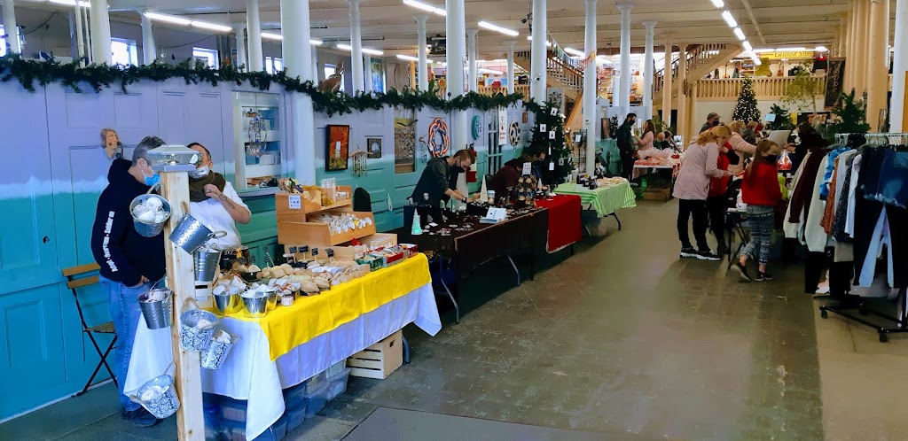Grand Community Market | 129 Victoria St E, Amherst, NS B4H 1X9, Canada | Phone: (902) 667-7866