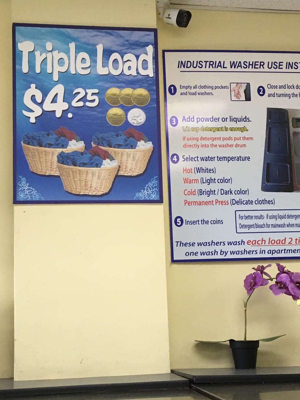 Quick Clean Coin Laundry | 558 Sheppard Ave W, North York, ON M3H 2R9, Canada | Phone: (416) 823-5251