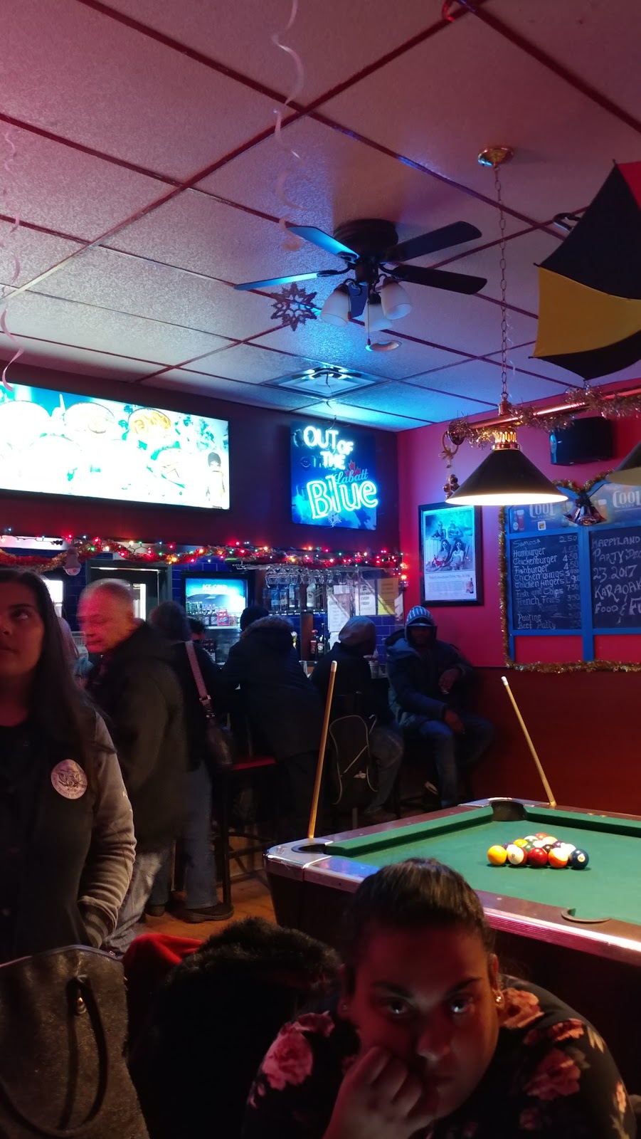 Happyland Restaurant Pub & Cafe | 2302 Eglinton Ave E, Scarborough, ON M1K 2M2, Canada | Phone: (416) 759-9780