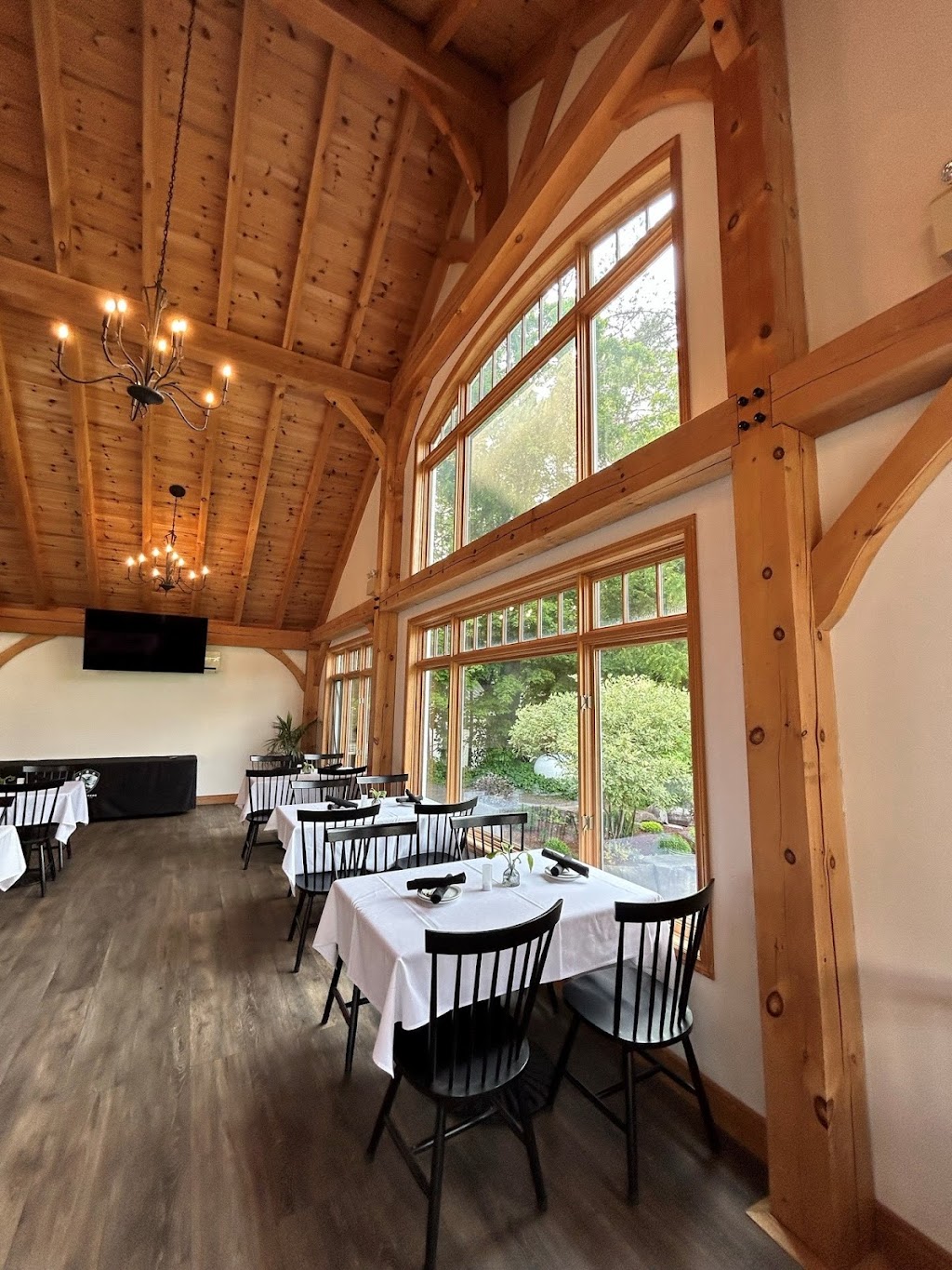 Iron and String Restaurant | 1012 Golf Ave Rd, Port Carling, ON P0B 1J0, Canada | Phone: (705) 769-3381