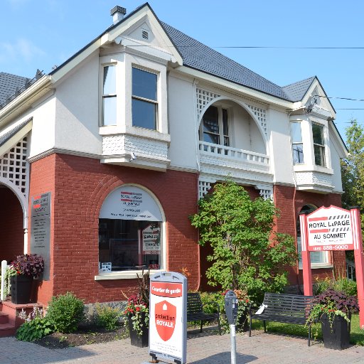 Royal LePage Au Sommet | 250 Rue Principale O, Magog, QC J1X 2A5, Canada | Phone: (819) 868-5000