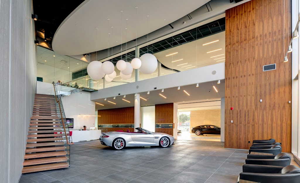 Decarie Motors Jaguar Land Rover | 8255 Rue Bougainville, Montréal, QC H4P 0B9, Canada | Phone: (514) 334-9910