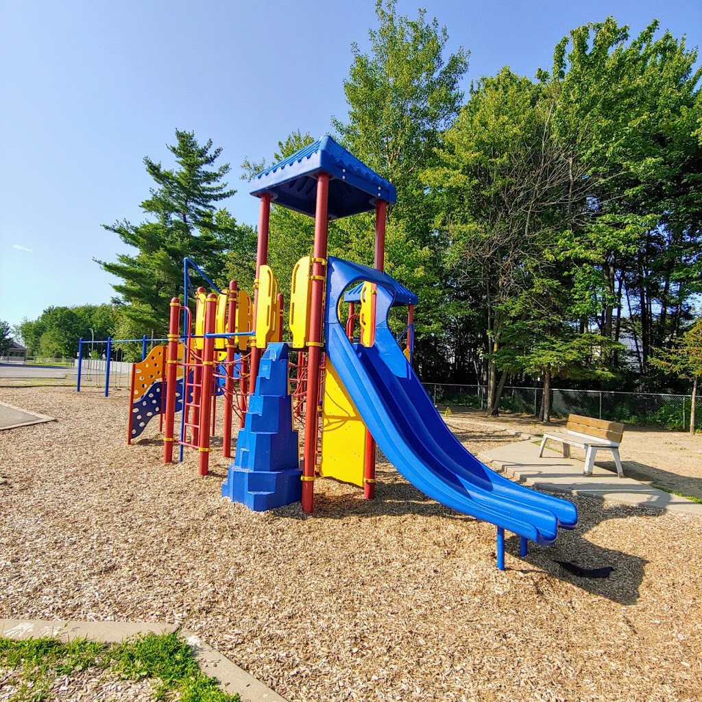 School Des Ramilles | 1030 Rue Gilles Vigneault, Blainville, QC J7C 5N4, Canada | Phone: (450) 433-5415
