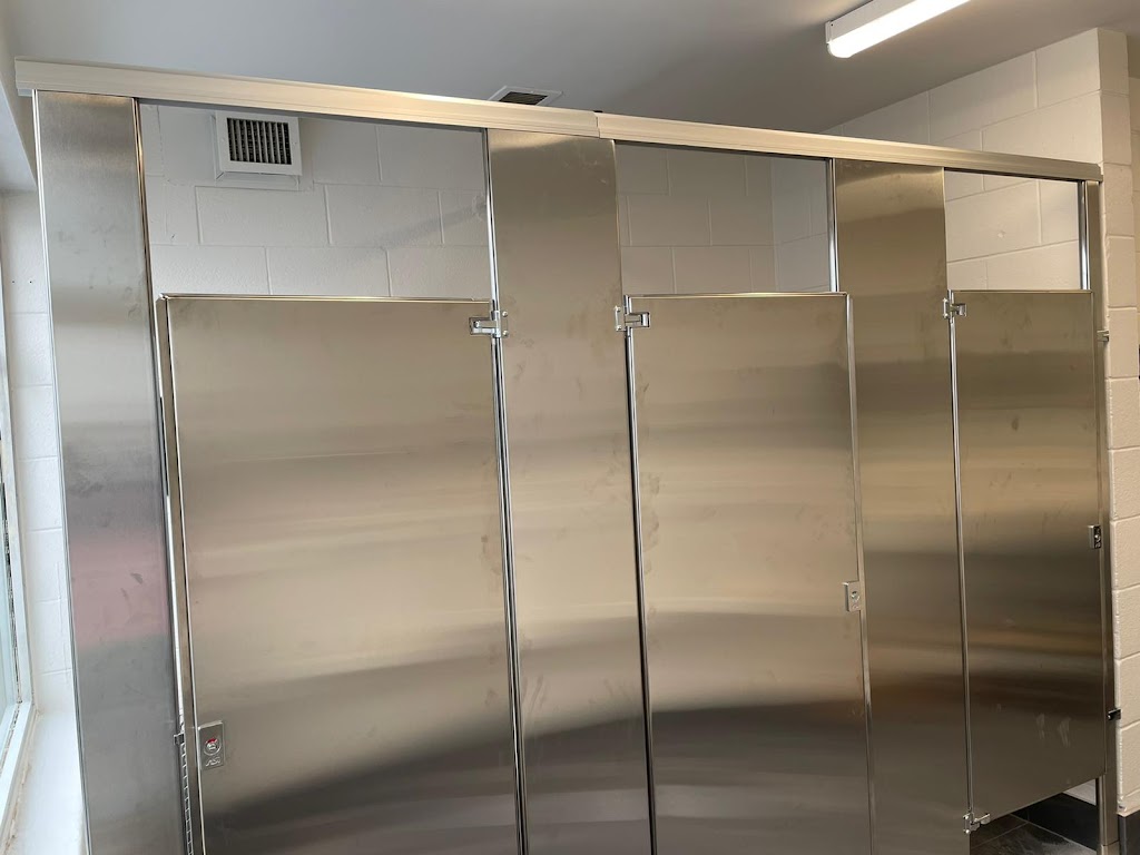 Quality Stalls Toilet Partition Supplier | 400 Thorold Rd, Welland, ON L3C 3W6, Canada | Phone: (705) 350-1717