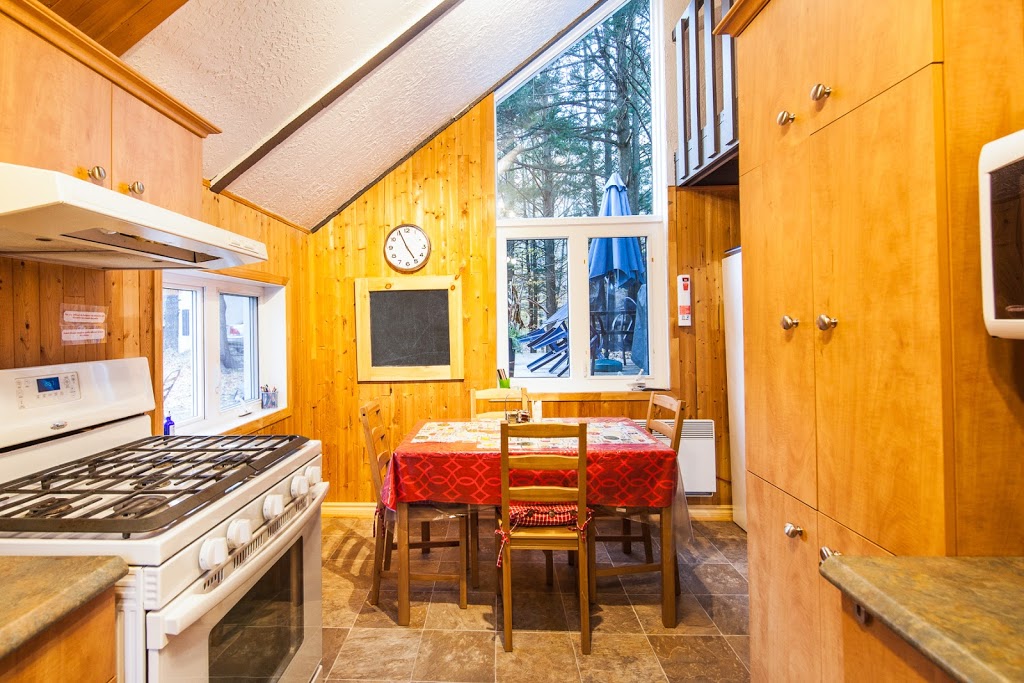 Les Chalets Côté Belval | 9 Rue des Pommiers, Orford, QC J1X 7C6, Canada | Phone: (514) 923-2335
