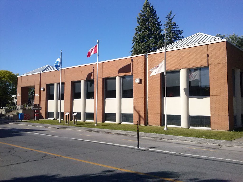 Charlemagne Hotel De Ville | 84 Rue du Sacré Coeur, Charlemagne, QC J5Z 1W8, Canada | Phone: (450) 581-2541