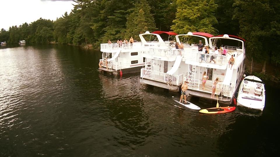 Happy Days Houseboat Rental ltd. | 5 Colony Rd, Bobcaygeon, ON K0M 1A0, Canada | Phone: (877) 475-2997