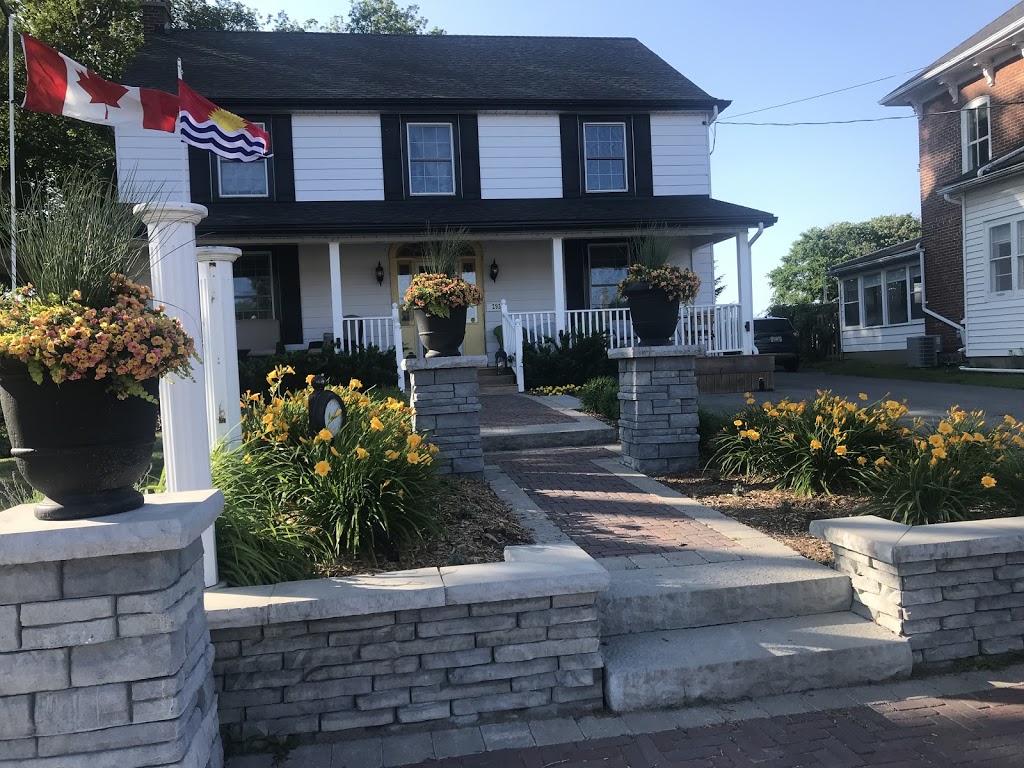 Loyalist Landing B&B Suites | 292 Bloomfield Main St, Bloomfield, ON K0K 1G0, Canada | Phone: (613) 393-2999