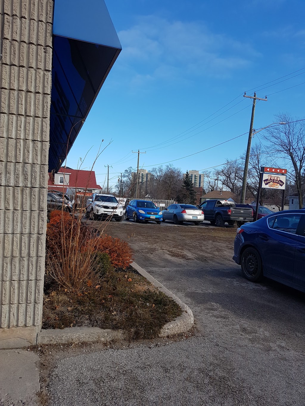 Foxs Bakery And Delicatessen | 96 Victoria St, Barrie, ON L4N 2J1, Canada | Phone: (705) 737-4646