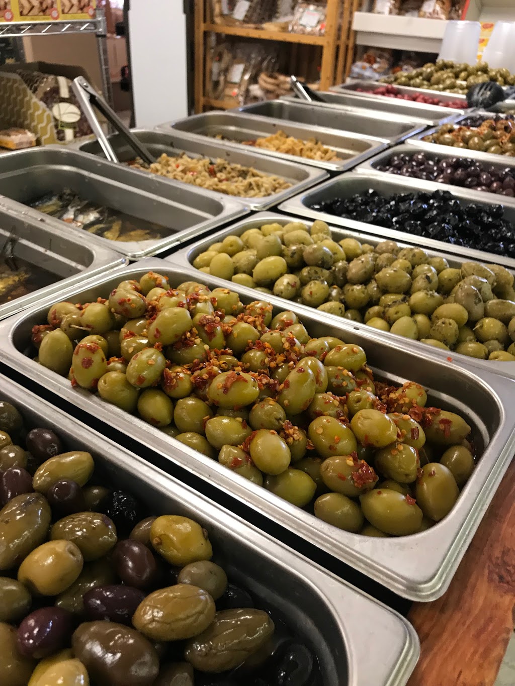 Casa Leone Bakery & Deli | 158 Hartzel Rd, St. Catharines, ON L2P 1N9, Canada | Phone: (905) 685-4543