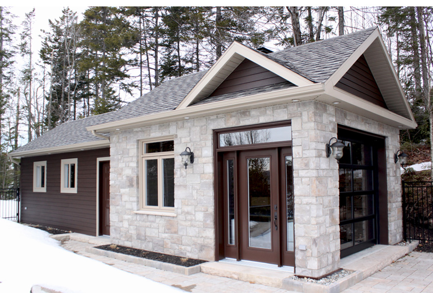 Cabanon (2000) | Rue Chef Max Gros-Louis, Wendake, QC G0A 4V0, Canada | Phone: (418) 845-2000