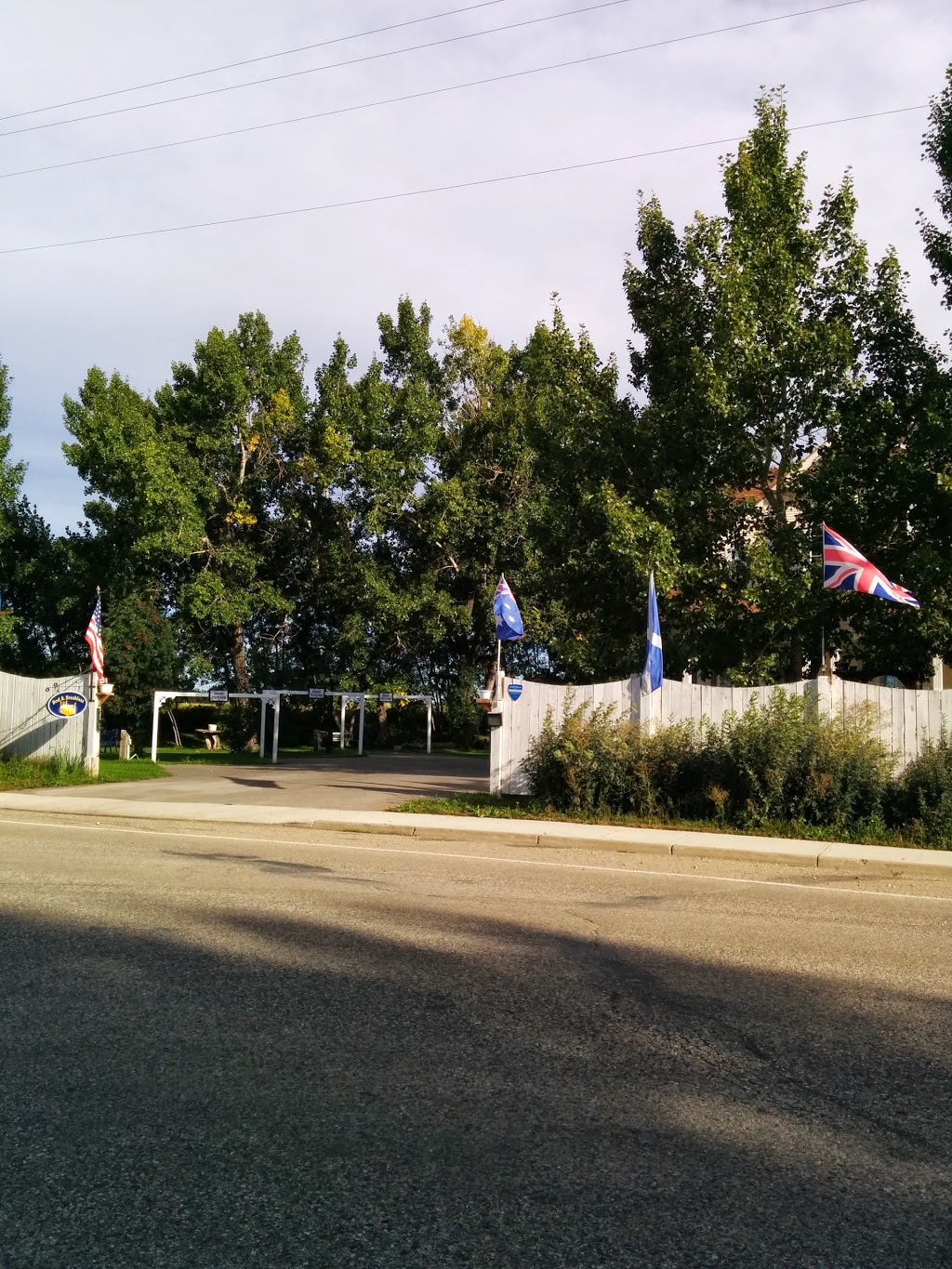 Skyview Inn B & B | 194 North Road, Beiseker (Alberta), AB T0M 0G0, Canada | Phone: (403) 947-2800