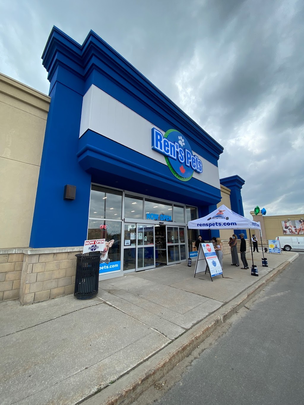 Rens Pets Brampton | 200 Great Lakes Dr, Brampton, ON L6R 2K7, Canada | Phone: (905) 863-4567