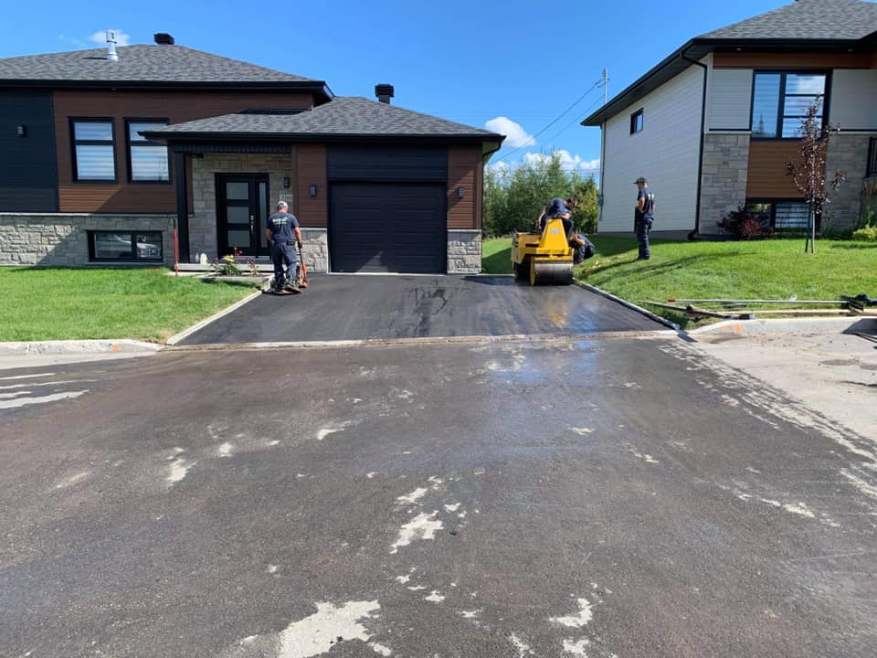 Aménagement Coupe Herbe Plus | 1530 Boul. Sainte-Geneviève Suite 101, Chicoutimi, QC G7G 2H1, Canada | Phone: (581) 447-4740