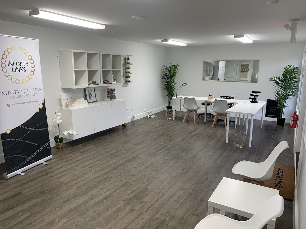 Infinity links | 29 Esquire Ln, Bedford, NS B4A 0K1, Canada | Phone: (902) 402-2644