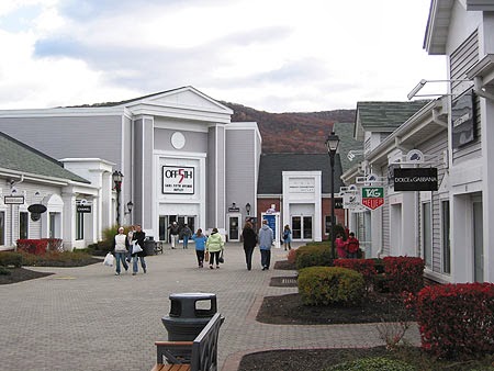 Lola Tours, Inc | Oakville, ON L6M 0L6, Canada | Phone: (800) 303-1146