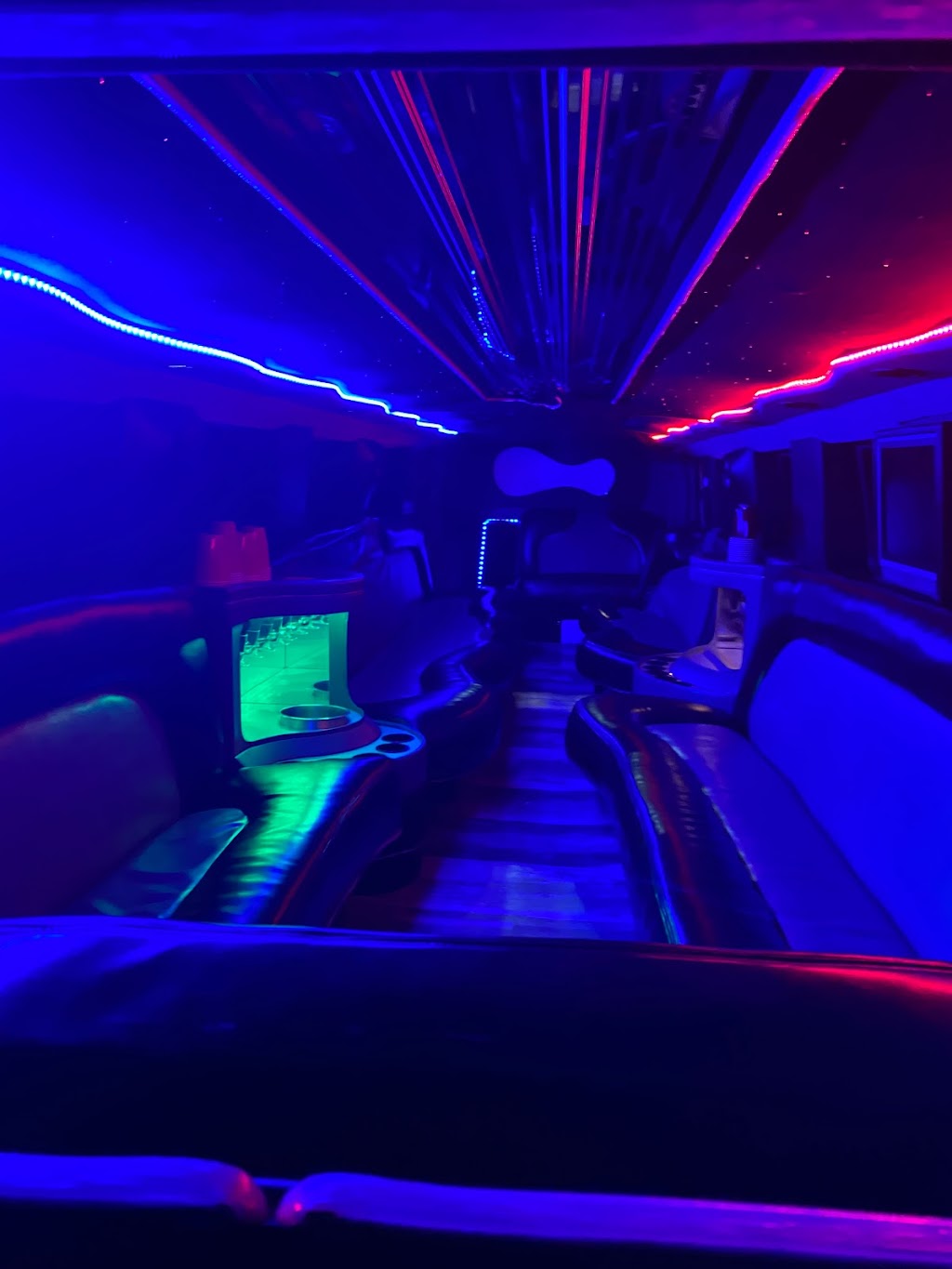 Happy Limo - Limo Service | Limo | Happy Limousine | 155 Kinniburgh Blvd, Calgary, AB T1X 1Y2, Canada | Phone: (587) 834-5000