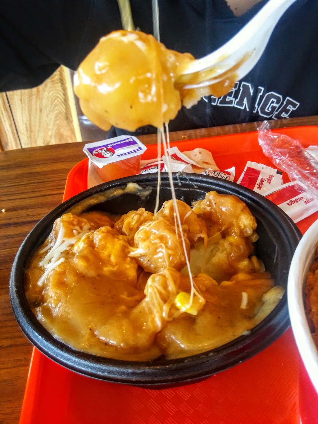 KFC | 623 Niagara St, Welland, ON L3C 1L9, Canada | Phone: (905) 734-7796
