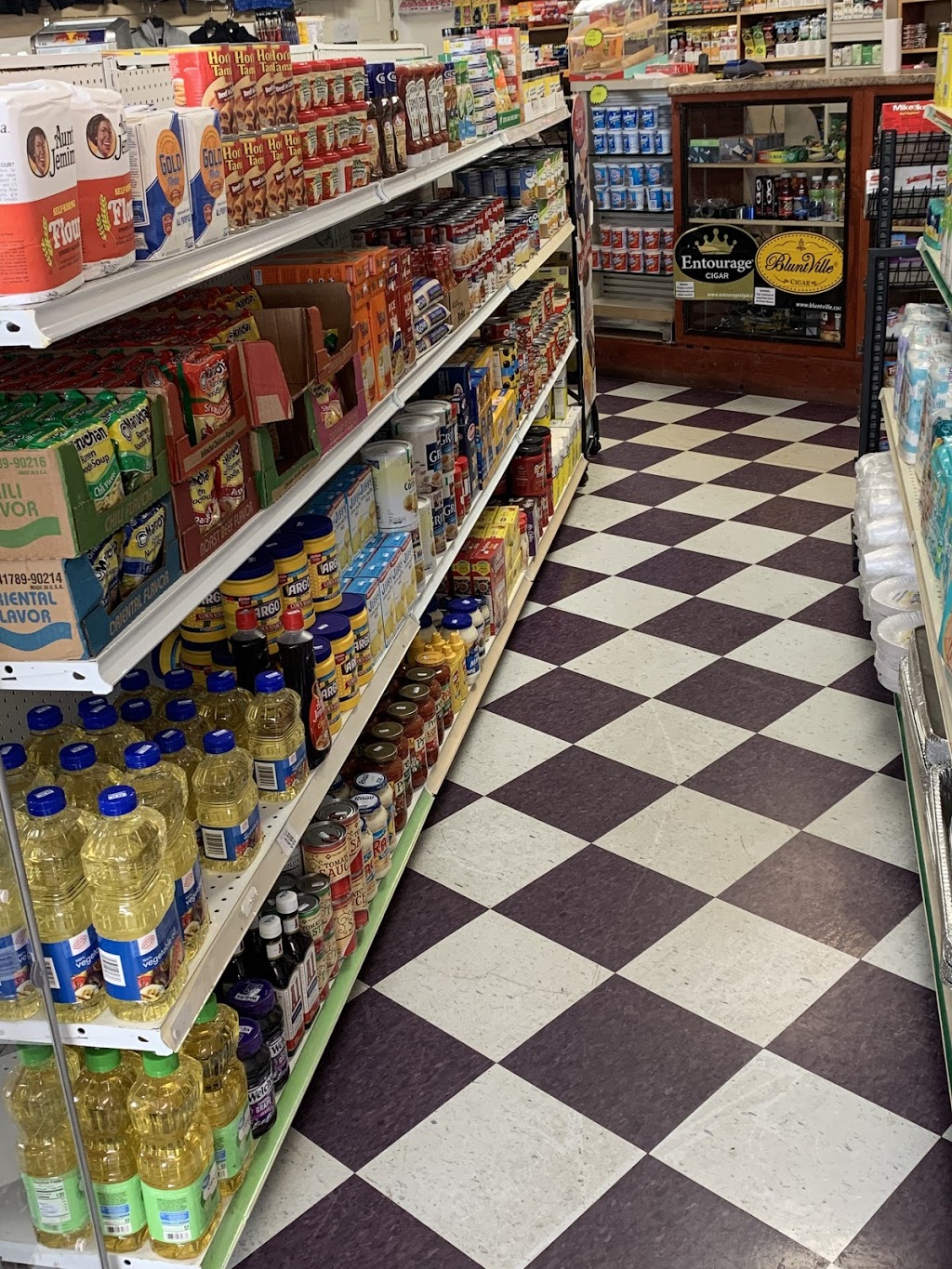 Snack and deli | 39 Locust St, Lockport, NY 14094, USA | Phone: (716) 727-3200