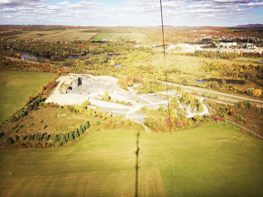 Ardoise 55 | 444 Chemin de la Rivière, Sherbrooke, QC J1C 0H3, Canada | Phone: (819) 347-6205