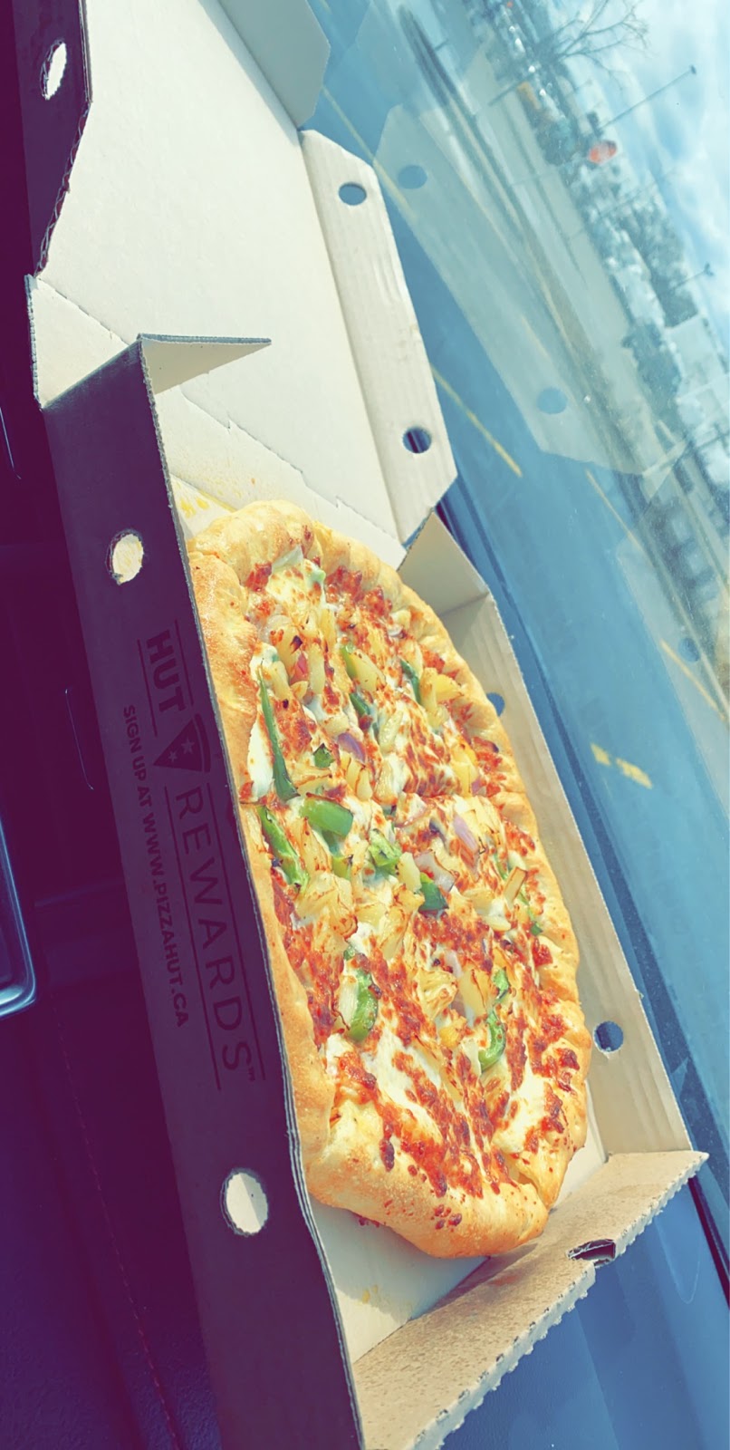 Pizza Hut | 1561 The Queensway, Etobicoke, ON M8Z 1T8, Canada | Phone: (416) 253-5275