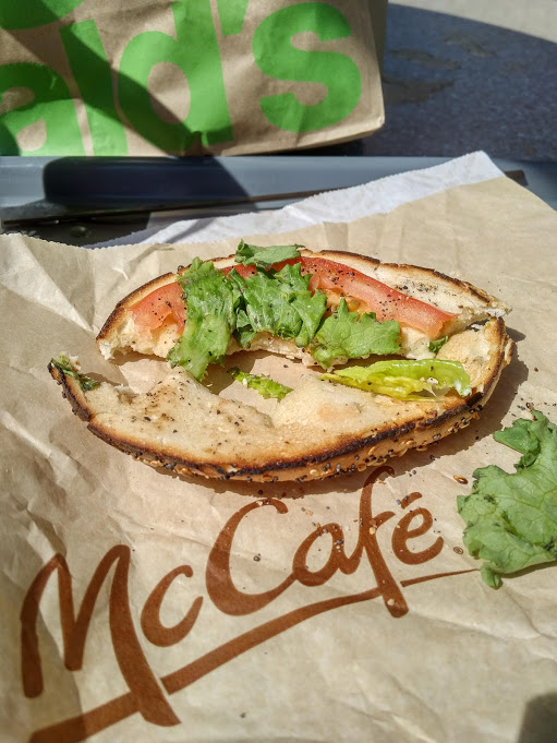 McDonalds | 5776 Ladner Trunk Rd, Delta, BC V4K 1X6, Canada | Phone: (604) 940-3770