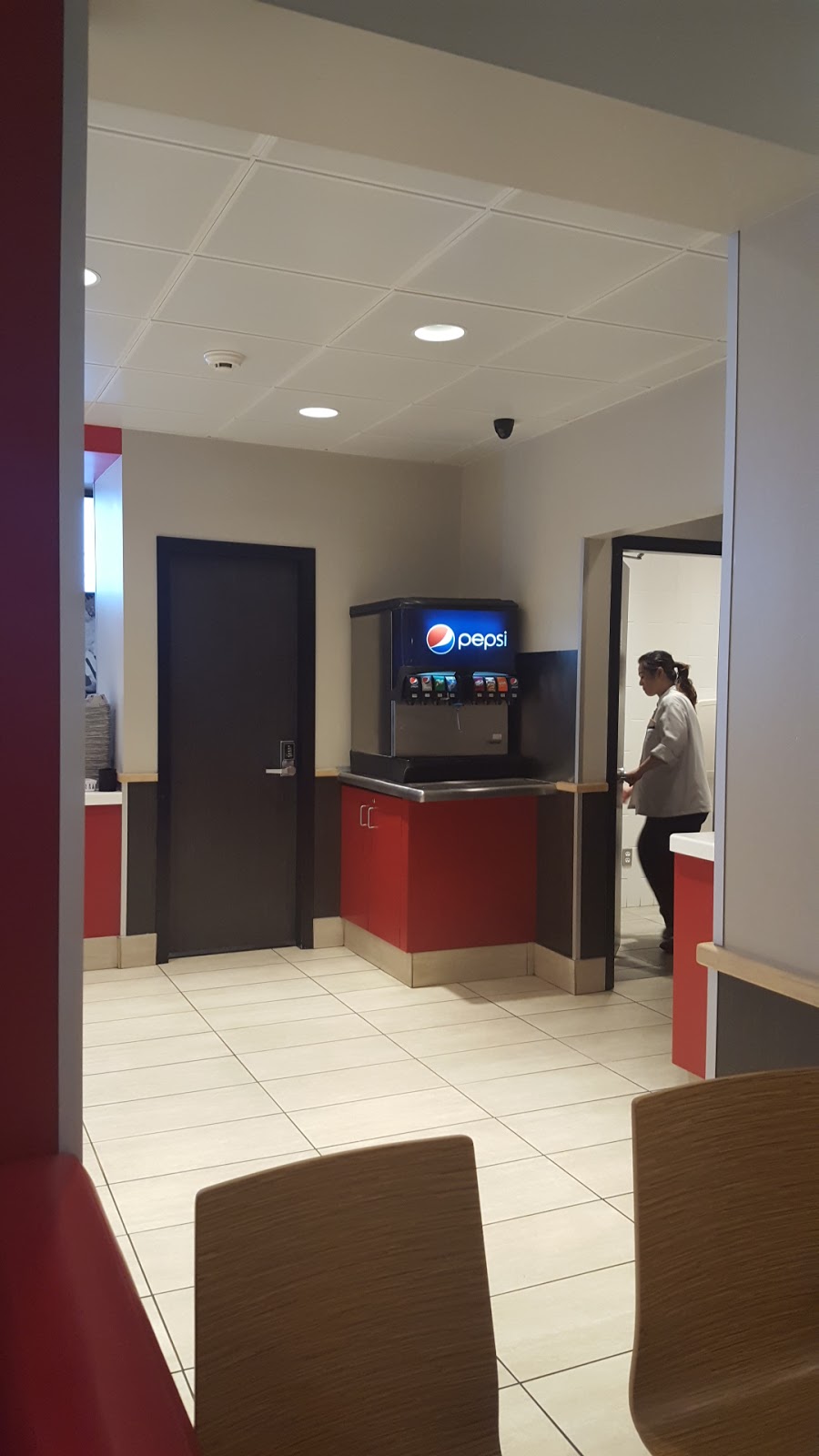 KFC | 621 Victoria Ave E, Regina, SK S4N 0R2, Canada | Phone: (306) 791-6430