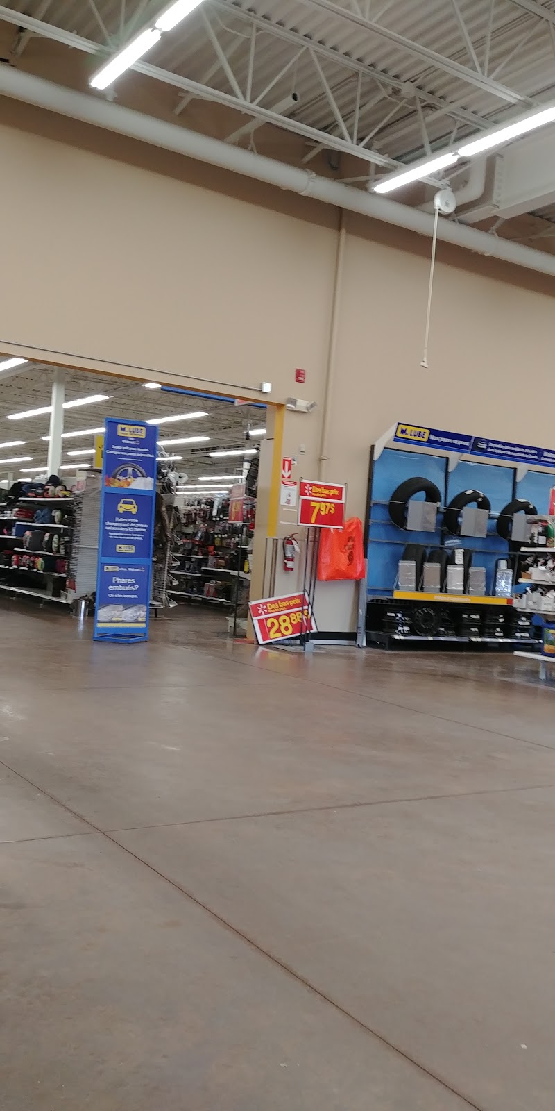 Mr. Lube at Walmart | 51 Boulevard de la Gappe, Gatineau, QC J8T 0B5, Canada | Phone: (819) 561-1161