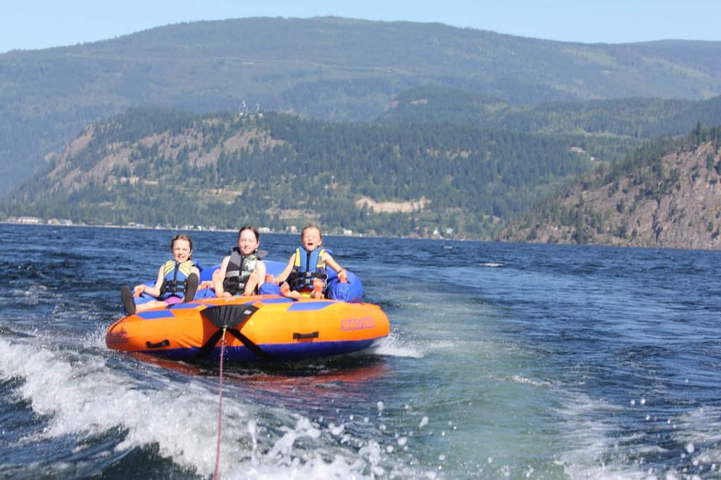 Blindbay Vacations | 2461 Blind Bay Rd, Blind Bay, BC V0E 1H2, Canada | Phone: (250) 675-3281