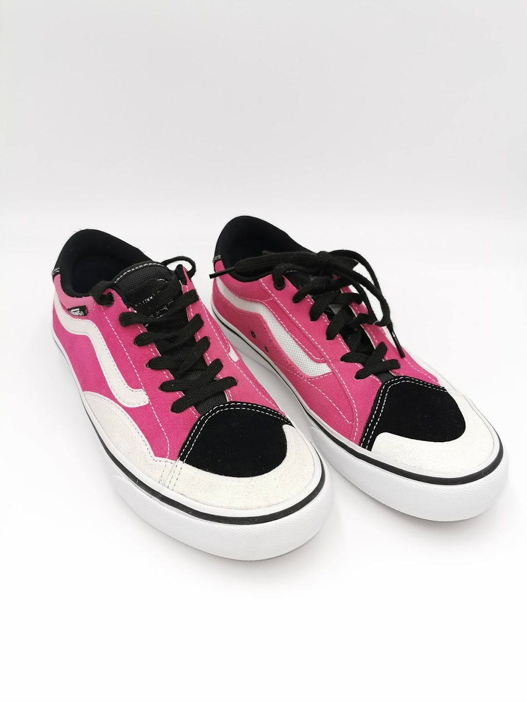 MIEPS CLOSET | 947 East Ave, Scarborough, ON M1L 4E3, Canada | Phone: (647) 472-5412
