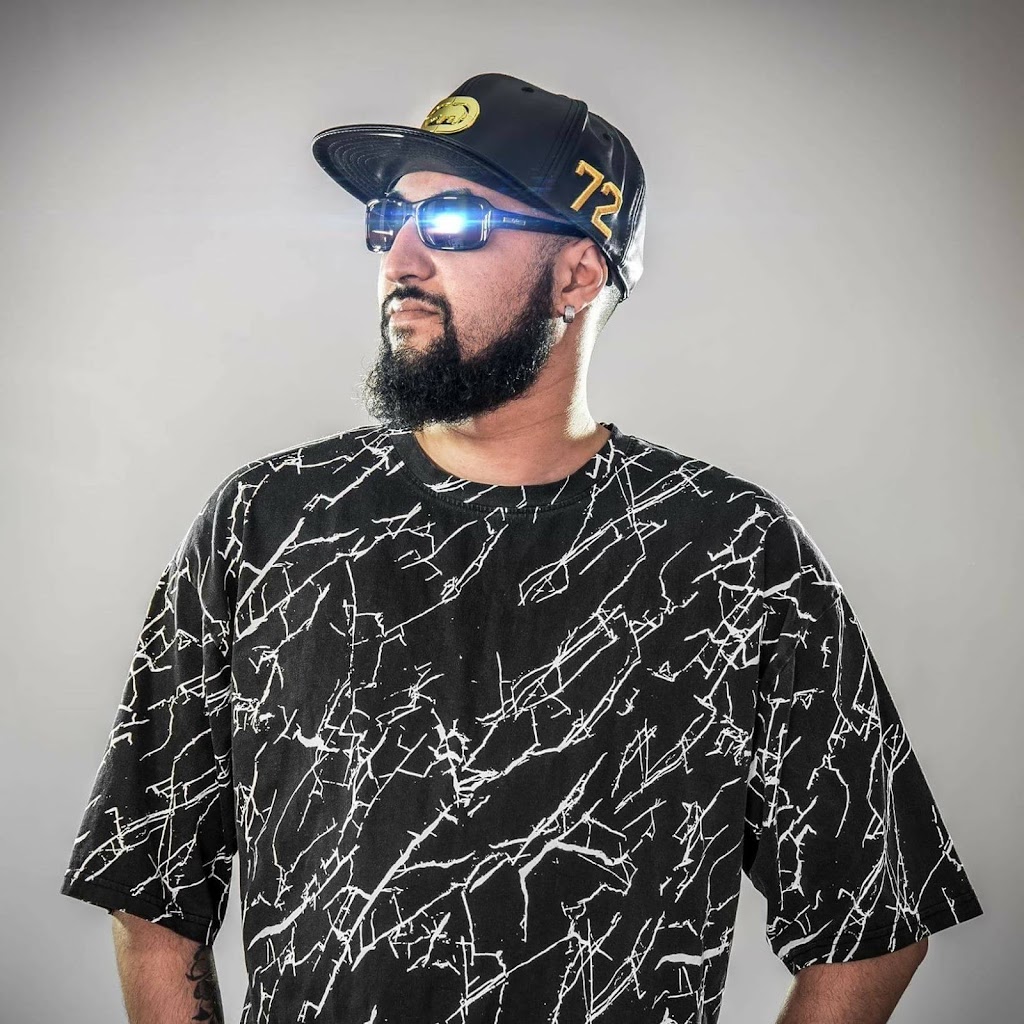 DJ T-ROW | 58 Rue Saint-Marc, Coaticook, QC J1A 2L8, Canada | Phone: (819) 434-2080