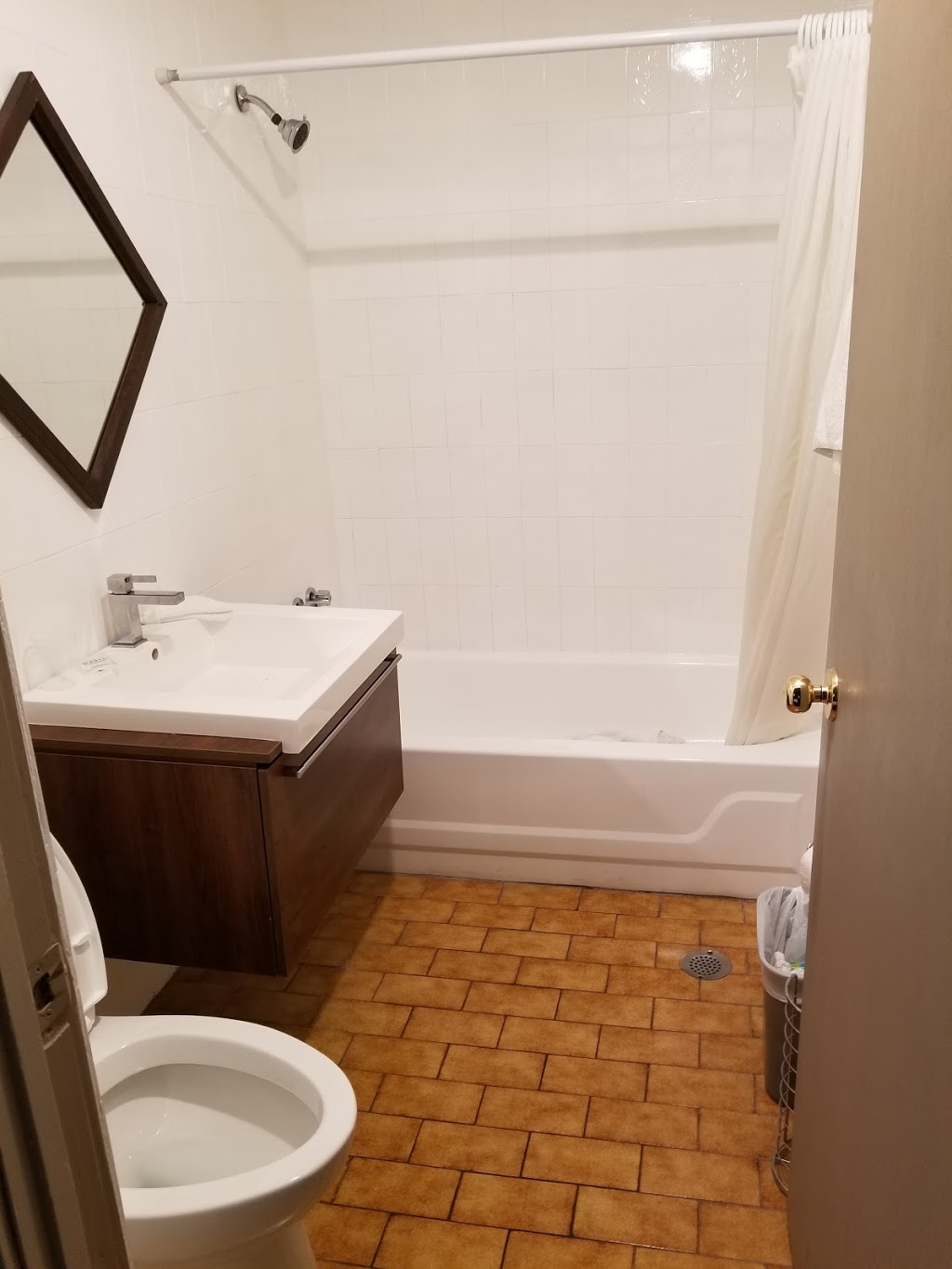 The hotel complex 60 | 600 Chemin des Frênes, Piedmont, QC J0R 1K0, Canada | Phone: (514) 856-7810