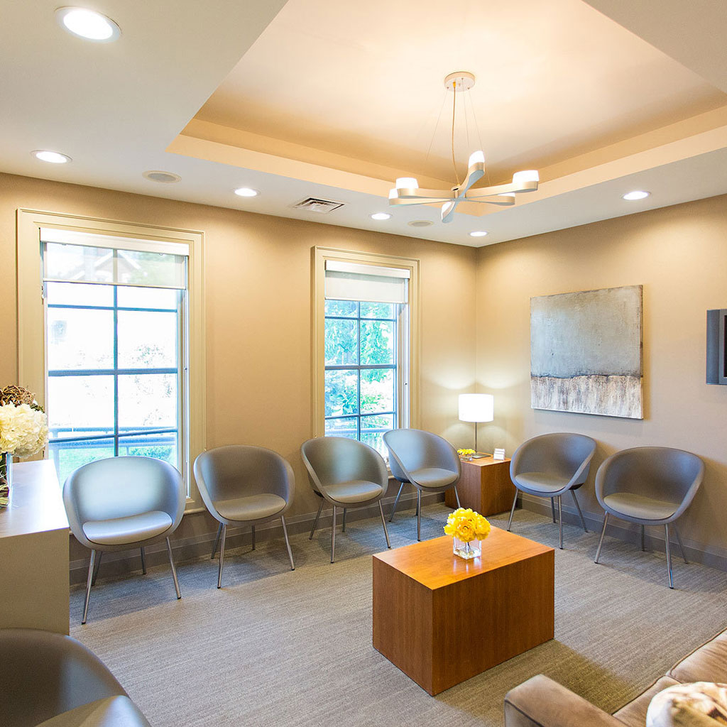 Kerhoulas Dental | 35 Thomas St, Mississauga, ON L5M 1Y6, Canada | Phone: (905) 821-3423