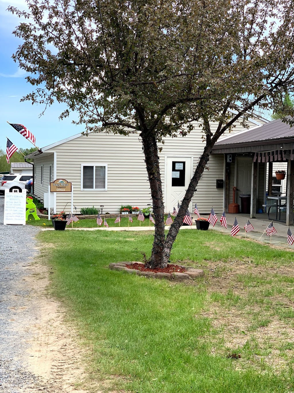 Lazy Days Campsites | 111 Lazy Days Ln, Mooers Forks, NY 12959, USA | Phone: (518) 236-7287