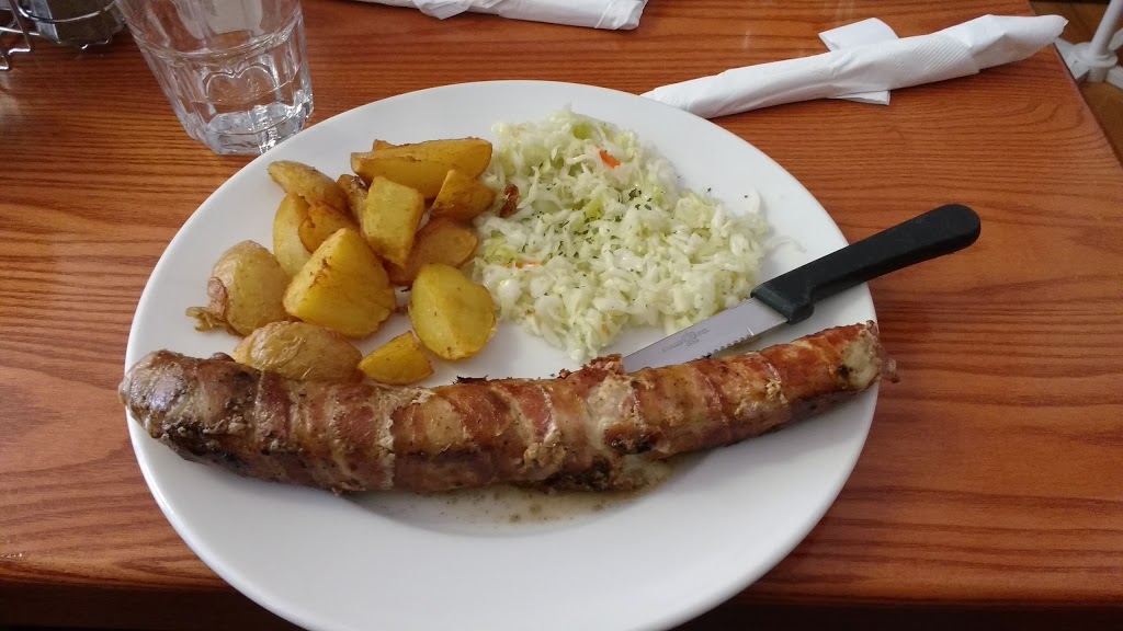 Veslo Grand Bend Restaurant and Motel | 8788 Lakeshore Rd, Thedford, ON N0M 2N0, Canada | Phone: (519) 243-9779