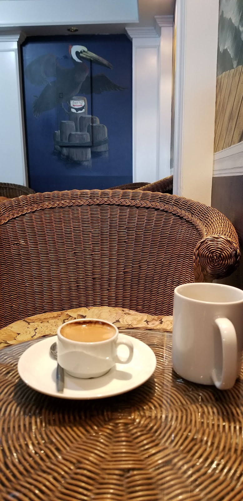 Pelican Rouge Cafe | 15142 North Bluff Rd, White Rock, BC V4B 5M1, Canada | Phone: (604) 541-8778