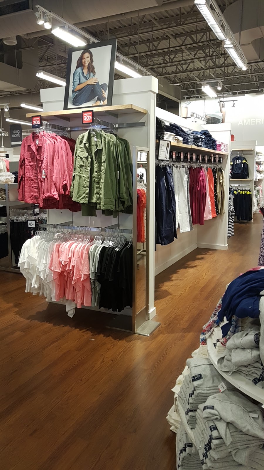 Gap Outlet | 3311 Simcoe 89 f01, Cookstown, ON L0L 1L0, Canada | Phone: (705) 458-2026