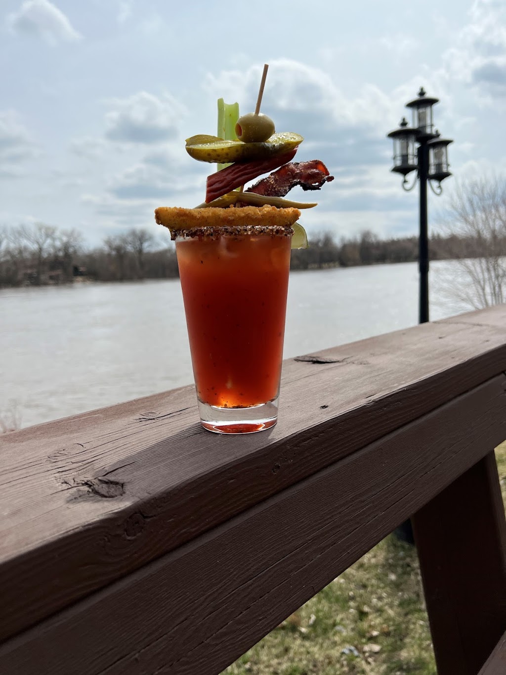 Dockside Restaurant and Bar | 90 Kenabeek St, West Saint Paul, MB R4A 1A3, Canada | Phone: (204) 515-6121