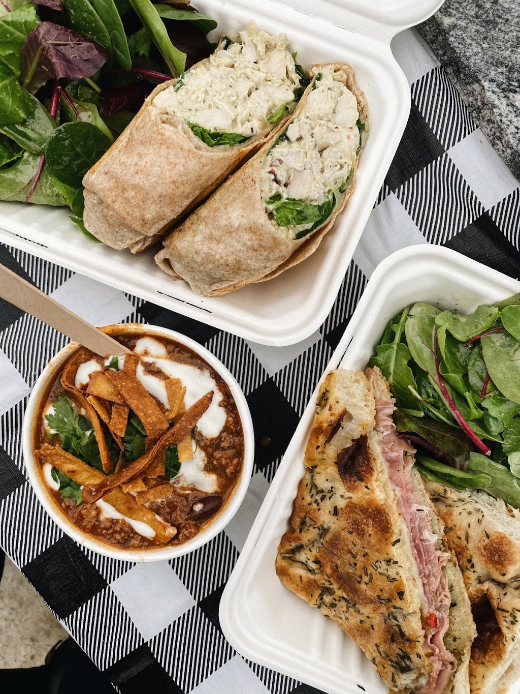 Flossie’s Sandwich Parlor | 1317 Wilson Rd, Hillier, ON K0K 2J0, Canada | Phone: (613) 808-9818