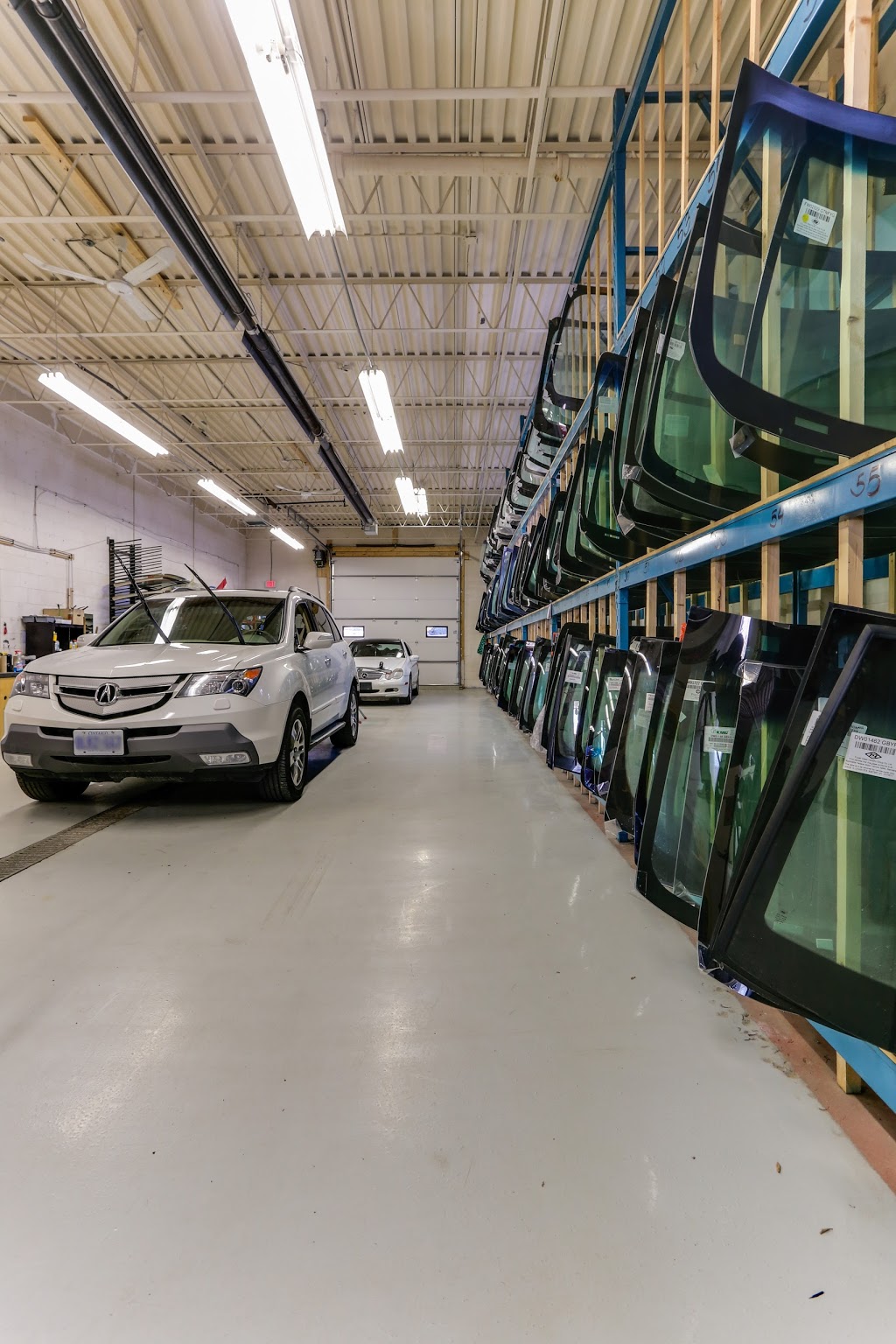 Speers Auto Glass | 281 Speers Rd, Oakville, ON L6K 2G1, Canada | Phone: (905) 339-0339