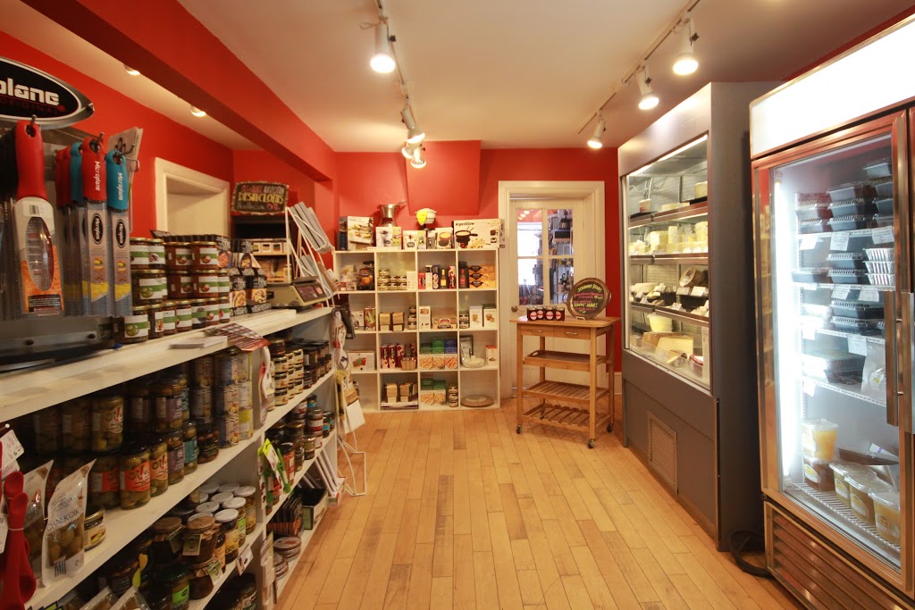 Mrs. McGarrigles Fine Food Shop | 311 St Lawrence St, Merrickville, ON K0G 1N0, Canada | Phone: (613) 269-3752