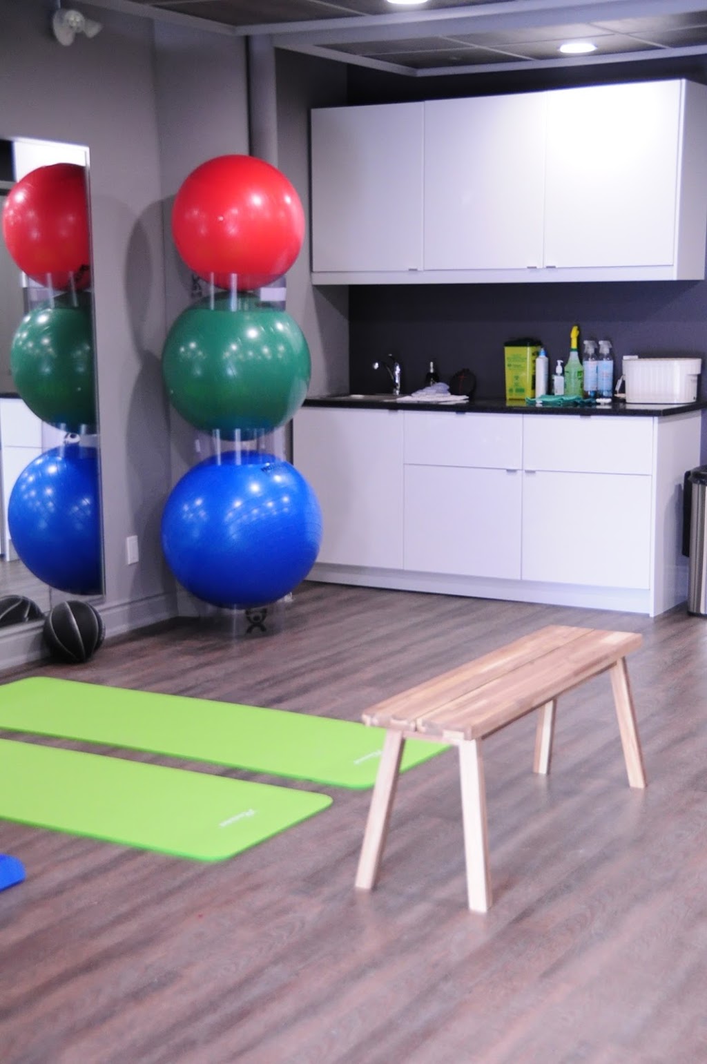 Triangle Physiotherapy Lawrence Park | 2715 Yonge St, Toronto, ON M4N 2H8, Canada | Phone: (416) 203-8622