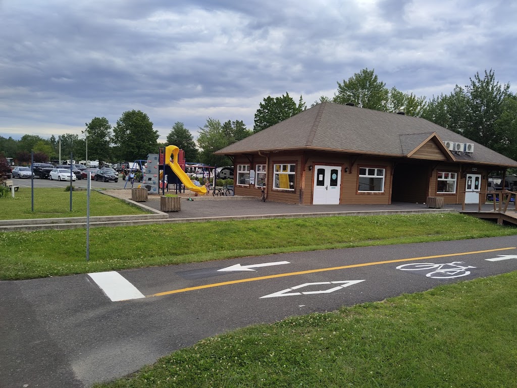 Camping Aztec Granby | 1680 Rue Principale, Granby, QC J2J 0M6, Canada | Phone: (450) 378-9410
