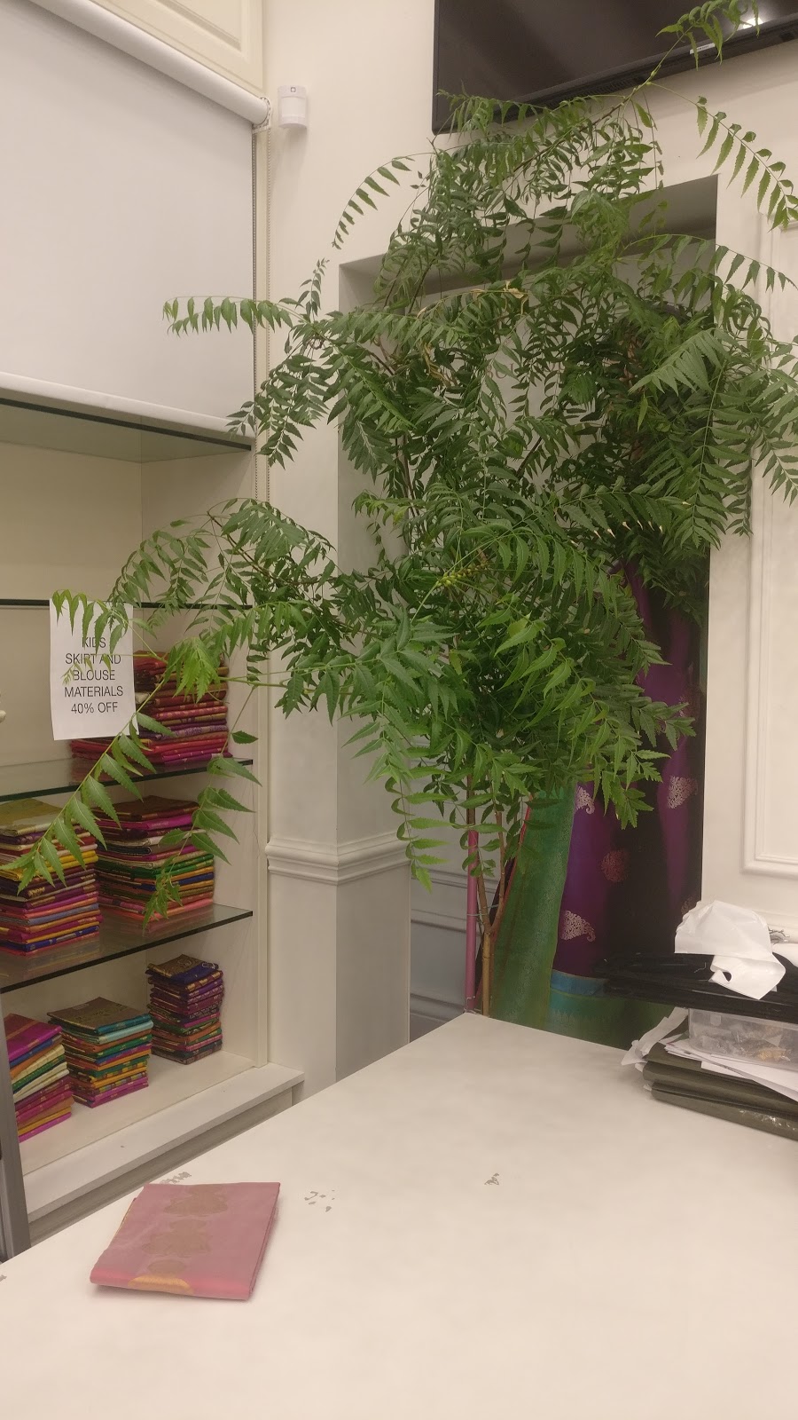 Mayas Silk | 3341 Markham Road Unit No. #B115, Toronto, ON M1X 0A8, Canada | Phone: (416) 298-0005