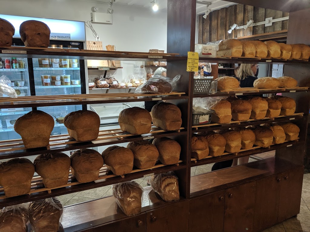 La Roche à Veillon | 547 Avenue de Gaspé E, Saint-Jean-Port-Joli, QC G0R 3G0, Canada | Phone: (418) 598-7409