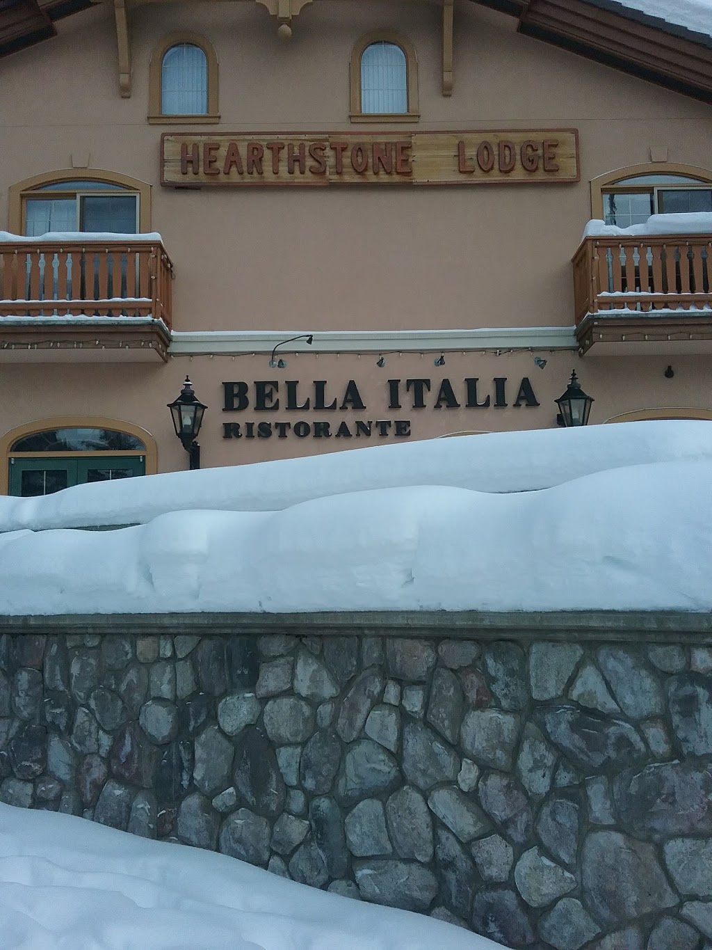 Hearthstone Lodge Hotel | 3170 Creekside Way, Sun Peaks, BC V0E 5N0, Canada | Phone: (250) 578-6969
