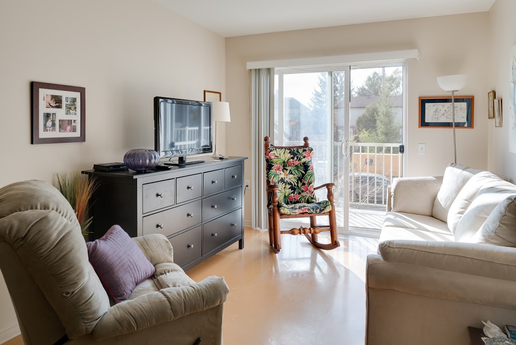 Résidence Des Sources | 4200 Boulevard des Sources, Dollard-des-Ormeaux, QC H9B 3M6, Canada | Phone: (514) 683-2323