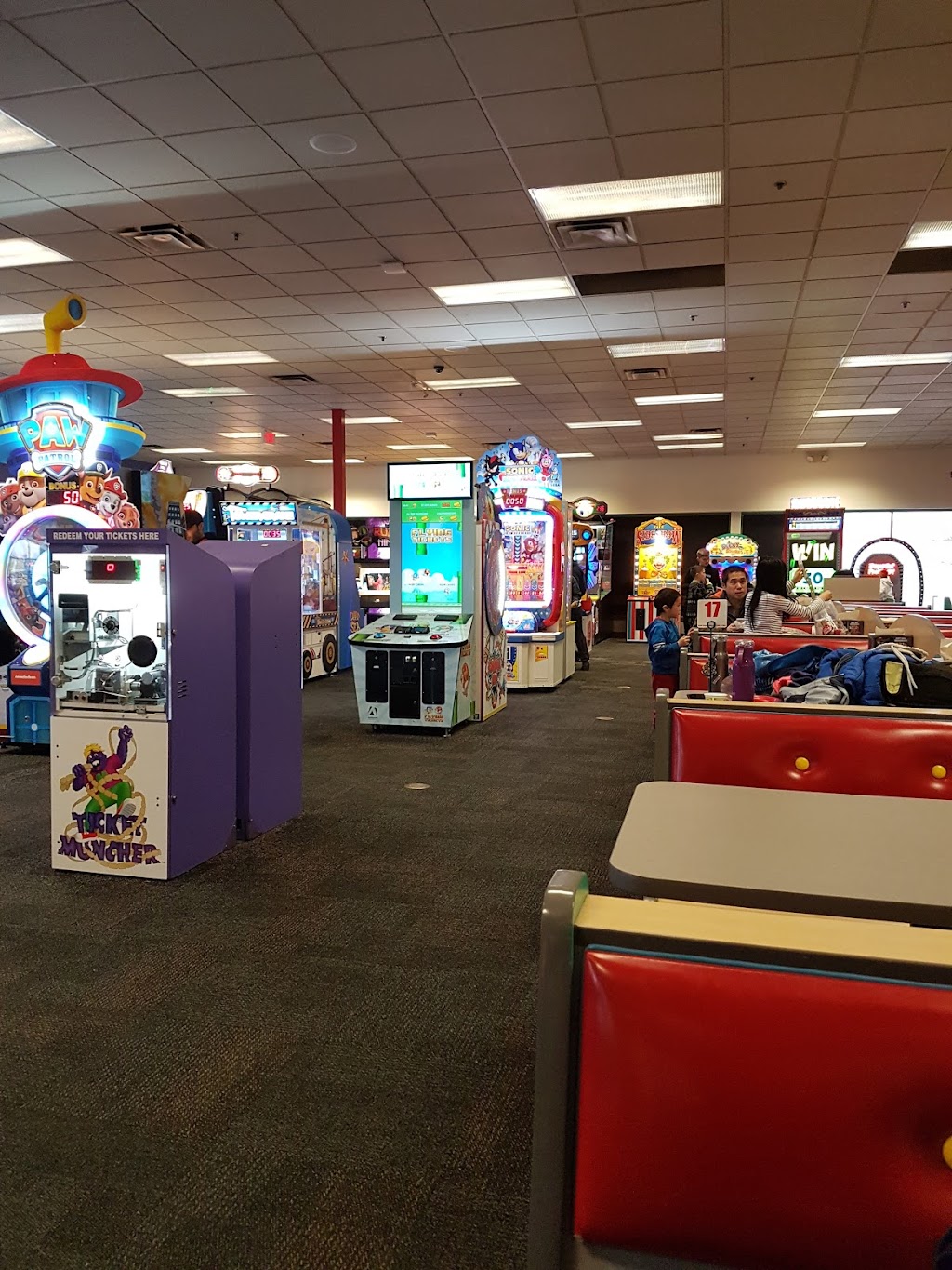 Langley Crossing Shopping Centre | 6339 200 St, Langley, BC V2Y 1A2, Canada | Phone: (604) 533-2132